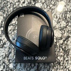 NEW Beats Solo 3 headphones